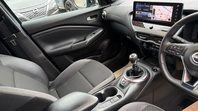 Nissan Juke 1.0 DiG-T N-Connecta 5dr Petrol Hatchback